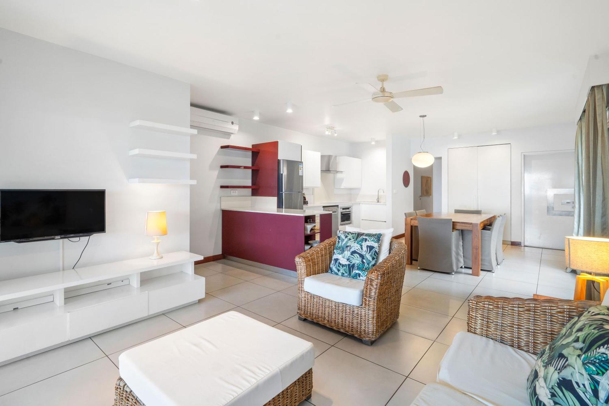 Kanope Bay - Holiday Beachfront Apartments Pointe aux Biches Bagian luar foto