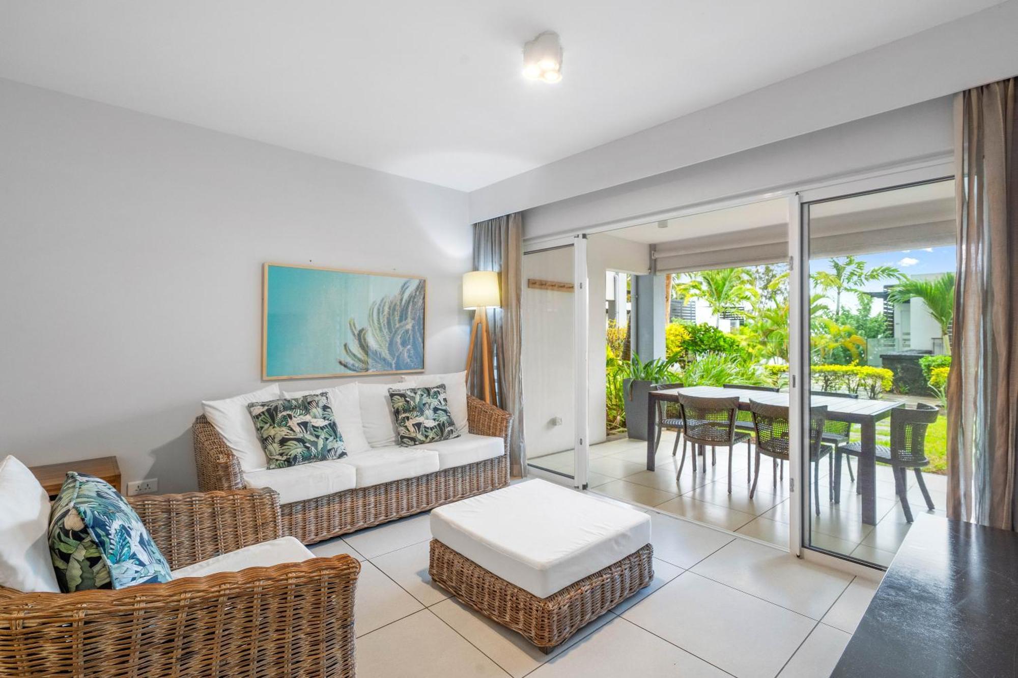 Kanope Bay - Holiday Beachfront Apartments Pointe aux Biches Bagian luar foto