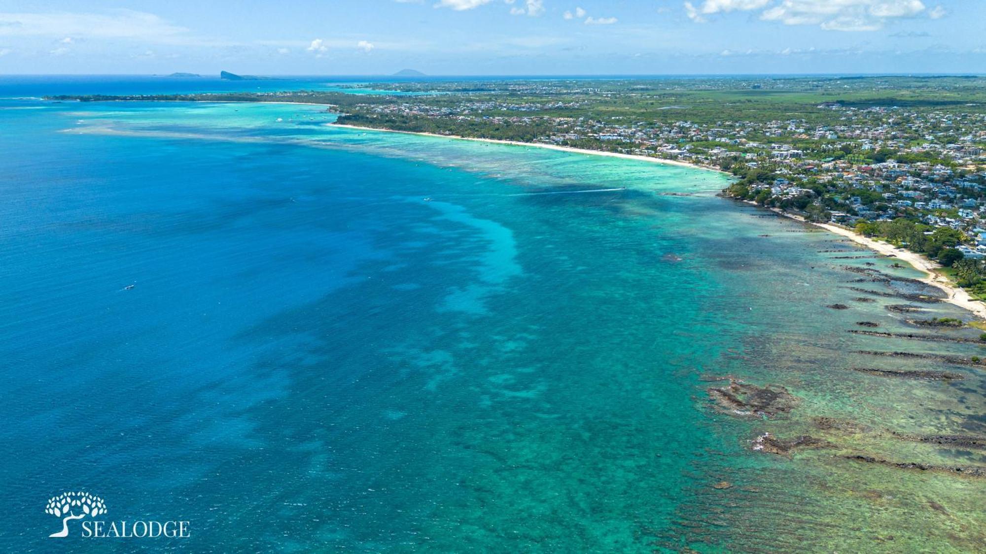Kanope Bay - Holiday Beachfront Apartments Pointe aux Biches Bagian luar foto