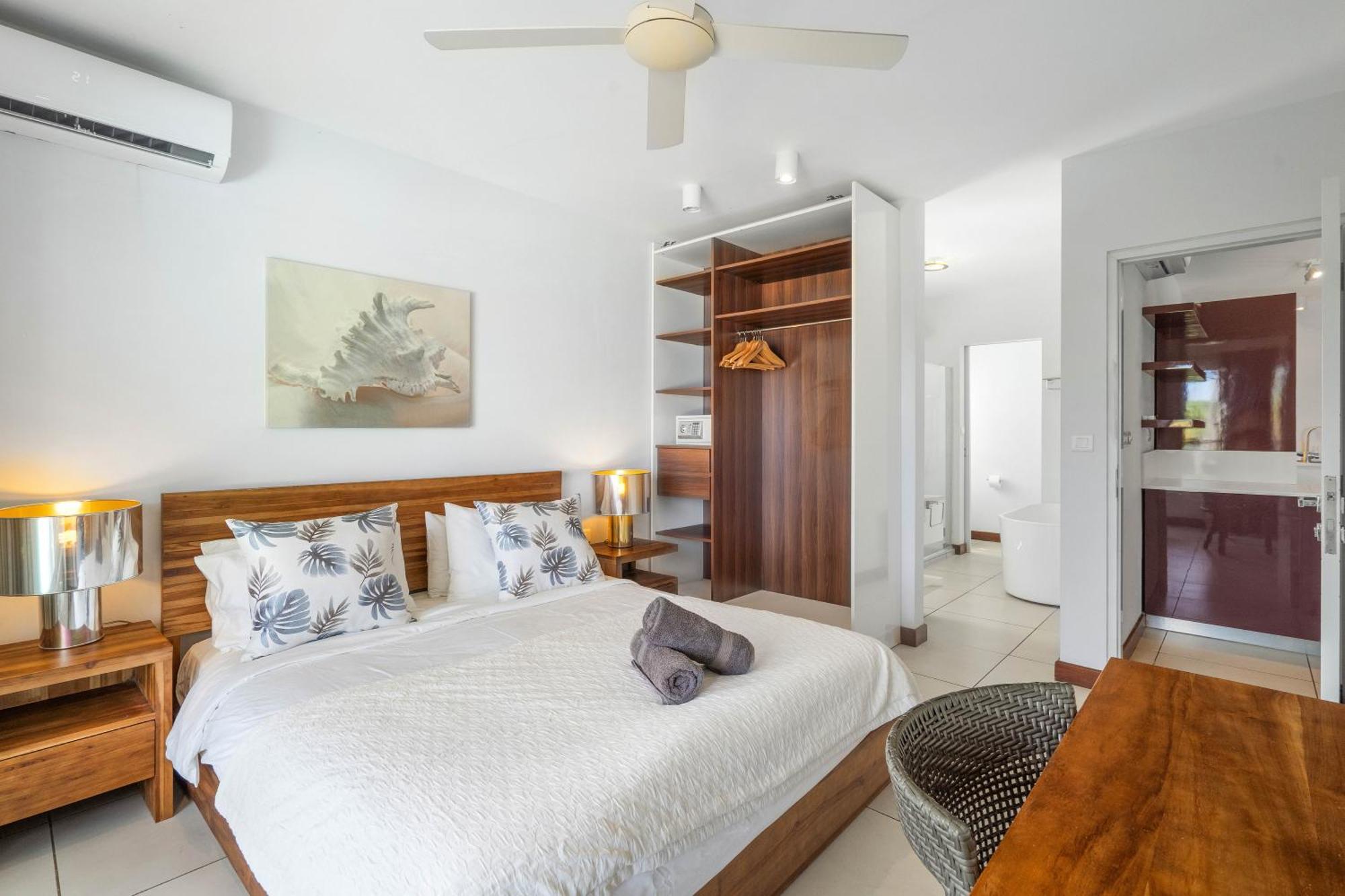 Kanope Bay - Holiday Beachfront Apartments Pointe aux Biches Bagian luar foto