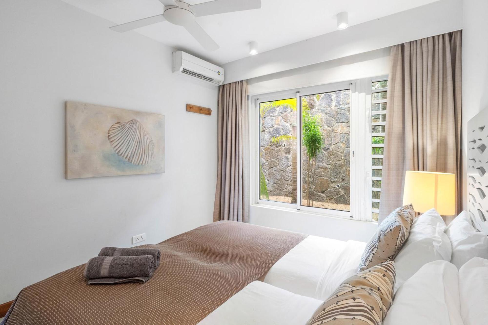 Kanope Bay - Holiday Beachfront Apartments Pointe aux Biches Bagian luar foto
