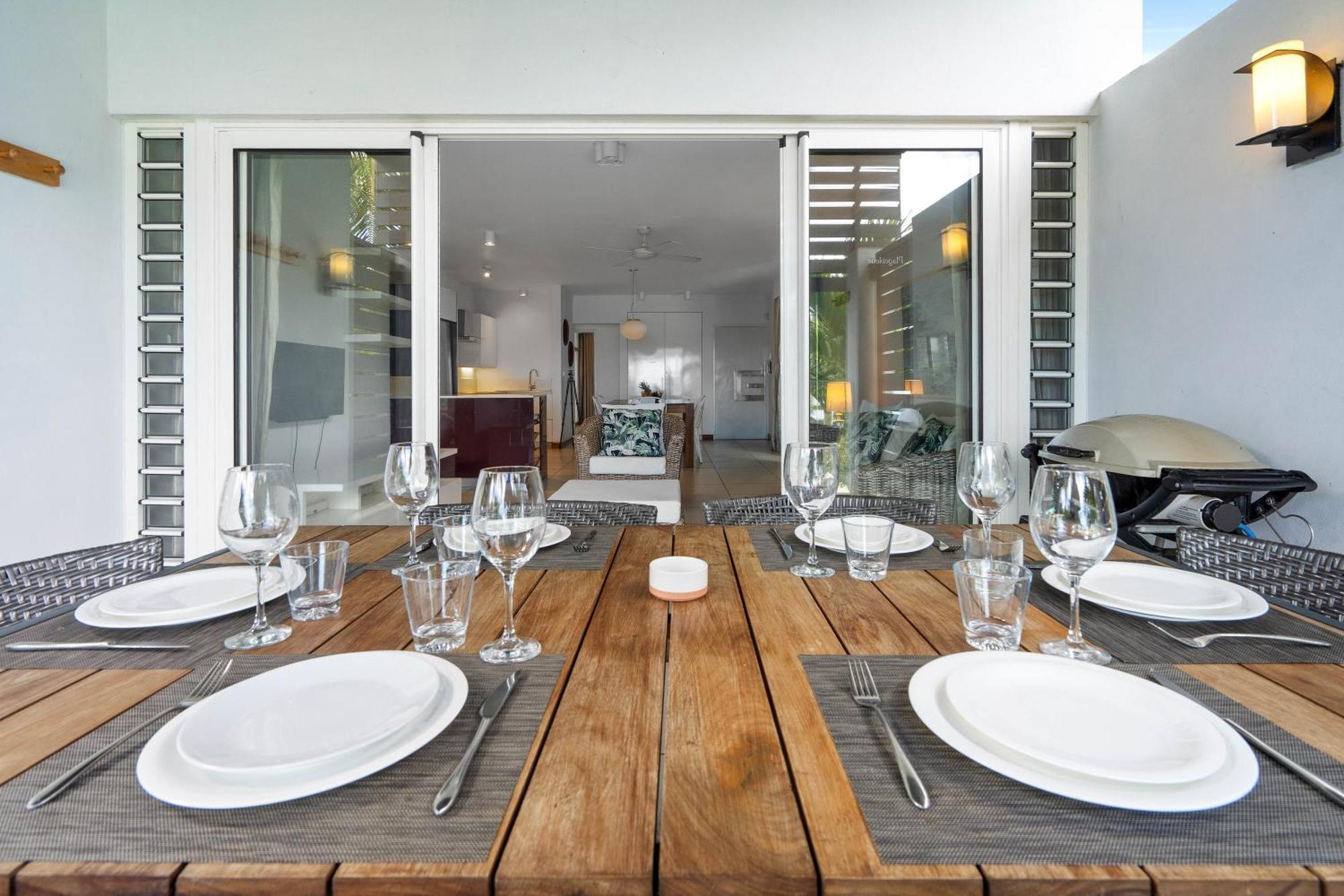 Kanope Bay - Holiday Beachfront Apartments Pointe aux Biches Bagian luar foto